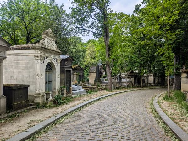 ▲▼法國代表性公墓「巴黎拉雪茲神父公墓」遊覽方式與名人墓地介紹、有用連結分享。(圖/部落客Leo提供)