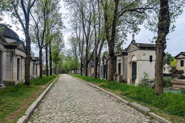 ▲▼法國代表性公墓「巴黎拉雪茲神父公墓」遊覽方式與名人墓地介紹、有用連結分享。(圖/部落客Leo提供)