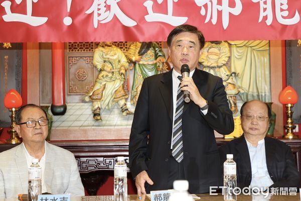 ▲▼ 郝龍斌拜會全國公教軍警消聯合總會,郝龍斌,胡志強 。(圖/記者徐文彬攝)