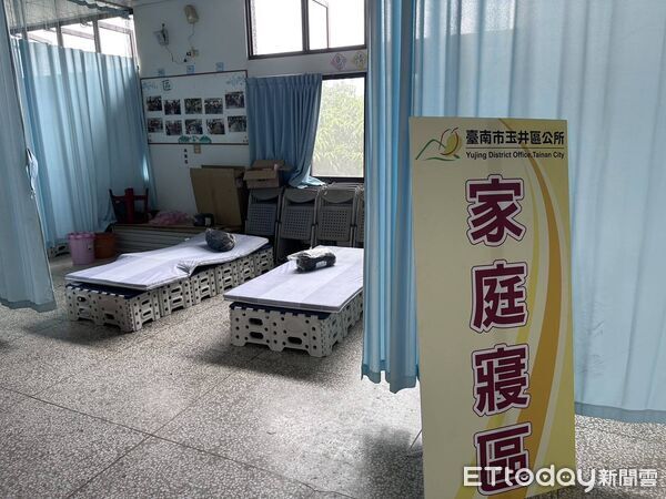 ▲台南市府公佈災後屋損修繕進度,強調逾9成案件已完工,颱風期間以安全優先。(記者林東良翻攝,下同)