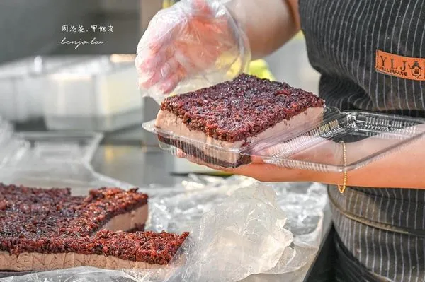▲▼台大公館美食「賢夫美食」,水源市場30年老攤,必買超人氣紫米芋頭糕好吃不甜膩推薦。(圖/部落客周花花提供)