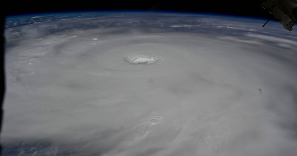 日籍太空人油井龜美也(Koichi Wakata)22日也特別分享自外太空俯瞰樺加沙的影像。(圖/翻攝自X「@Astro_Kimiya」)