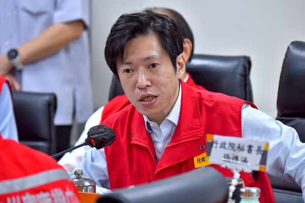 ▲▼行政院祕書長張惇視導樺加沙颱風中央災害應變中心。(圖/行政院提供)