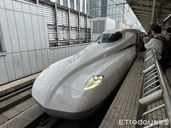 ▲▼高鐵引進日本N700S新車,並命名為N700ST,內裝將大改版新增23個亮點。(圖/記者李姿慧攝)