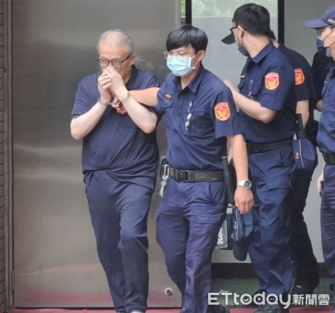 ▲▼北市精舍命案在押被告精神領袖王薀(王江鎮)、女信徒幹子昀,今(23日)被台北地院提訊調查是否延押,均請求交保。(圖/記者黃哲民攝)