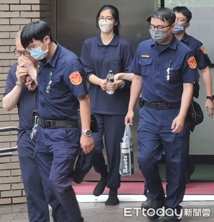 ▲▼北市精舍命案在押被告精神領袖王薀(王江鎮)、女信徒幹子昀,今(23日)被台北地院提訊調查是否延押,均請求交保。(圖/記者黃哲民攝)