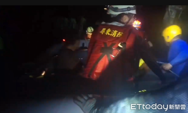 ▲屏東縣政府消防局花蓮光復鄉救援。(圖/記者陳崑福翻攝)