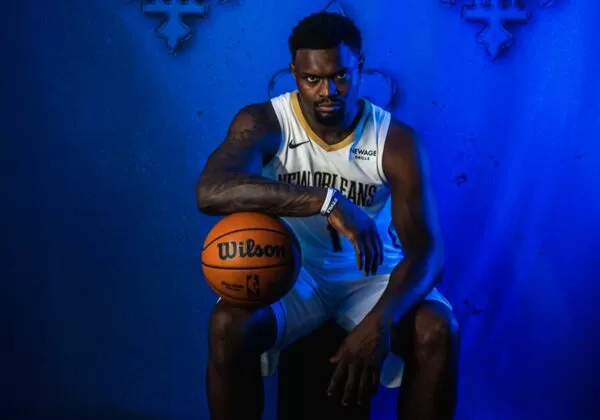 ▲鵜鶘威廉森在新賽季媒體日以超精壯體態現身。(圖/取自鵜鶘IG)