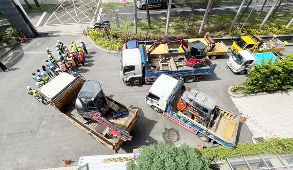 ▲為協助花蓮光復救災,桃市府跨局處救災團隊集結後出發。(圖/市府新聞處提供)