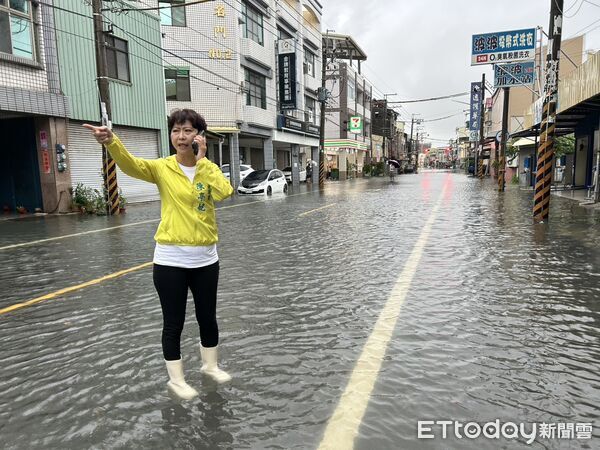 ▲立委陳亭妃批評防水閘門補助進度牛步,要求中央加快災後復原重建效率。(記者林東良翻攝,下同)