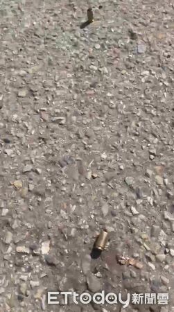 ▲▼ 新竹街頭警匪追逐,犯嫌趁隙逃跑,警方在現場找到一把改造手槍。(圖/記者沈繼昌翻攝)