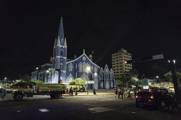 ▲▼ 委內瑞拉地鎮導致聖芭芭拉教堂受損。(圖/VCG)