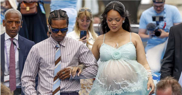 蕾哈娜升格三寶媽!蕾哈娜曬粉紅嬰兒照 超Q名曝光全網暴動