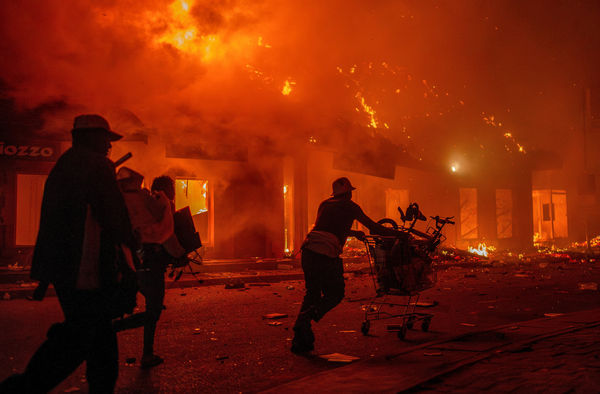 ▲▼ 馬達加斯加爆發示威,實施宵禁。(圖/路透)