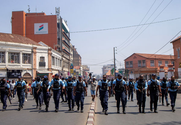 ▲▼ 馬達加斯加爆發示威,實施宵禁。(圖/路透)
