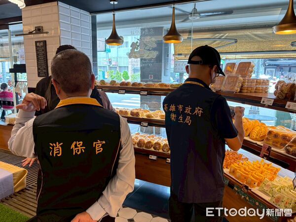 ▲▼高雄中秋食品稽查。(圖/記者許宥孺翻攝)