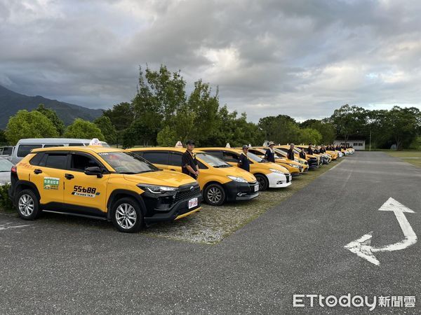▲▼光復地區啟動「災民安心住,政府幫你付」免費計程車接駁專車計畫。(圖/公路局提供)