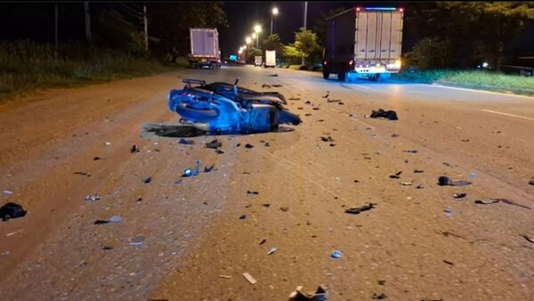 ▲▼存錢給愛妻驚喜!泰男回家途中車禍亡 坐墊下「翻出情書」超心碎。(圖/翻攝臉書กฤษณะ กู้ภัยโรจนะ)