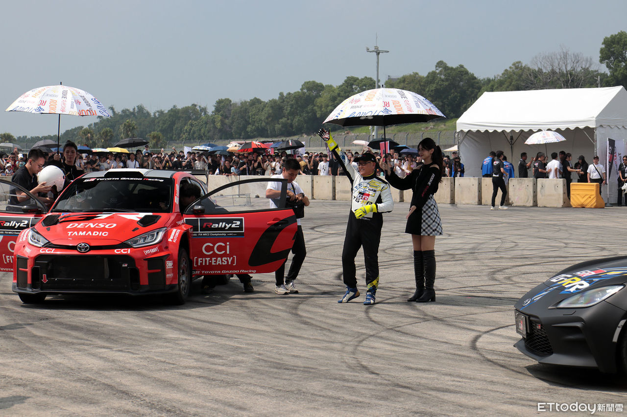▲TOYOTA會長「豐田章男降臨麗寶賽車場」!熱血爆甩車迷嗨翻了。(圖/記者張慶輝攝)