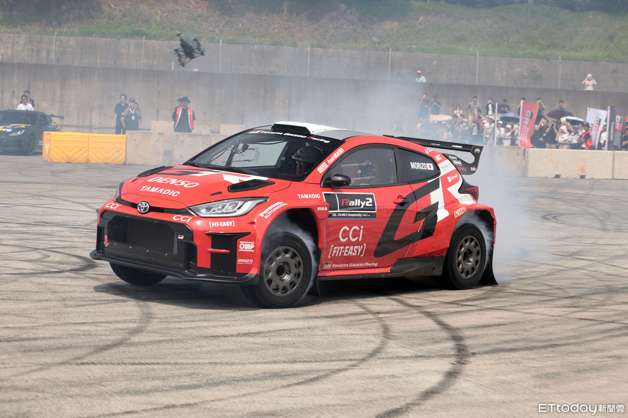 ▲TOYOTA會長「豐田章男降臨麗寶賽車場」!熱血爆甩車迷嗨翻了。(圖/記者張慶輝攝)