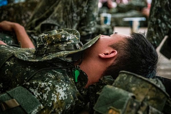 ▼官兵把握時間休息,待命投入下一次任務。(圖/陸軍司令部提供)