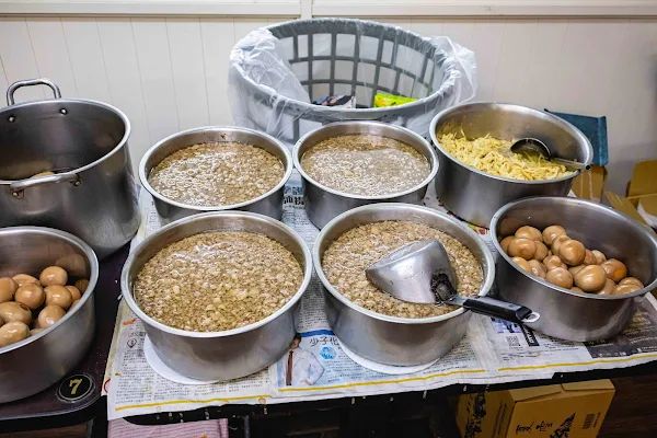 ▲▼桃園50元咖哩蛋包飯。(圖/部落客美熊提供)