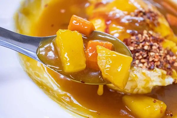 ▲▼桃園50元咖哩蛋包飯。(圖/部落客美熊提供)