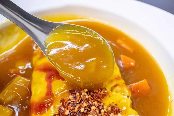 ▲▼桃園50元咖哩蛋包飯。(圖/部落客美熊提供)