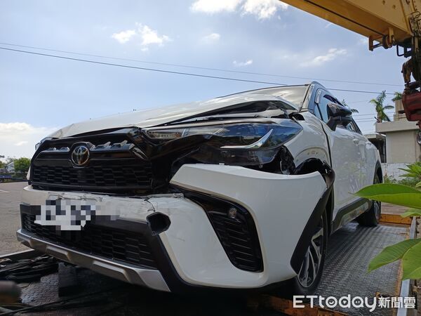 ▲國道1號北向永康路段發生4車連環追撞事故,2人受傷送醫。(記者林東良翻攝,下同)