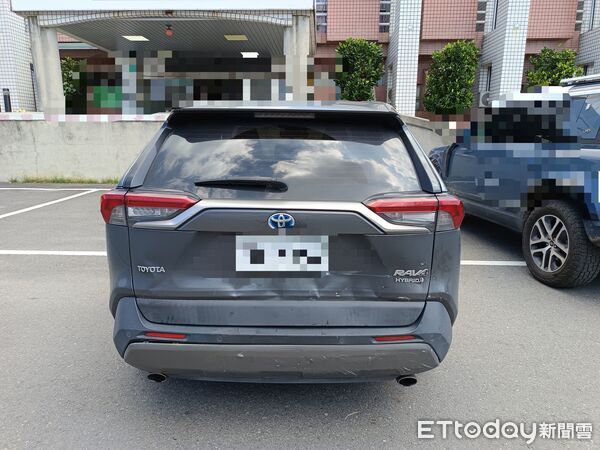 ▲國道1號北向永康路段發生4車連環追撞事故,2人受傷送醫。(記者林東良翻攝,下同)