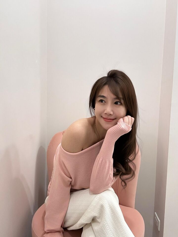 ▲▼佩佩。(圖/翻攝自Facebook/雙胞胎佩佩韓式婚紗女王)