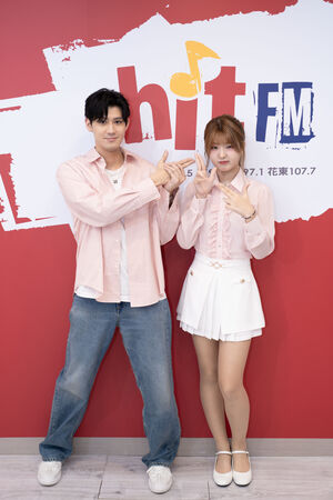 ▲▼李玉璽和13歲南韓甜心Seo EVE 相差19歲。(圖/Hit Fm聯播網提供)