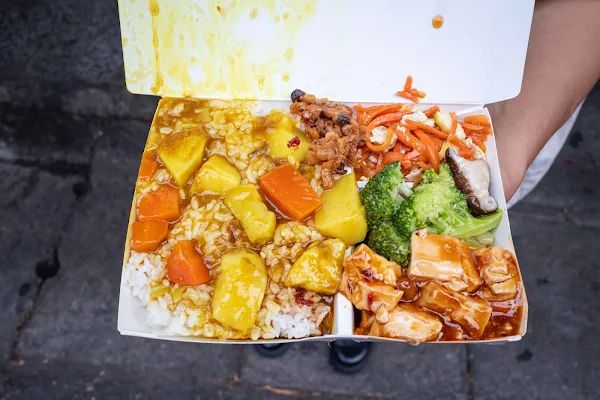 ▲▼龍門客棧便當。(圖/部落客美熊很愛吃授權提供)