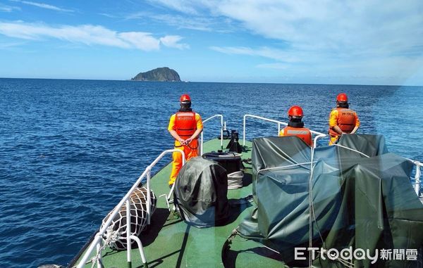 ▲海巡秋節國慶岸海聯合掃蕩 北臺5縣市同步維安。(圖/記者郭世賢翻攝)