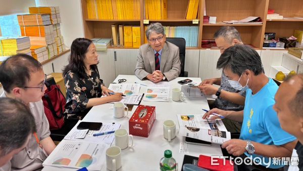 ▲王正旭力促基隆高中成立青少年羽球訓練中心。(圖/記者郭世賢翻攝)