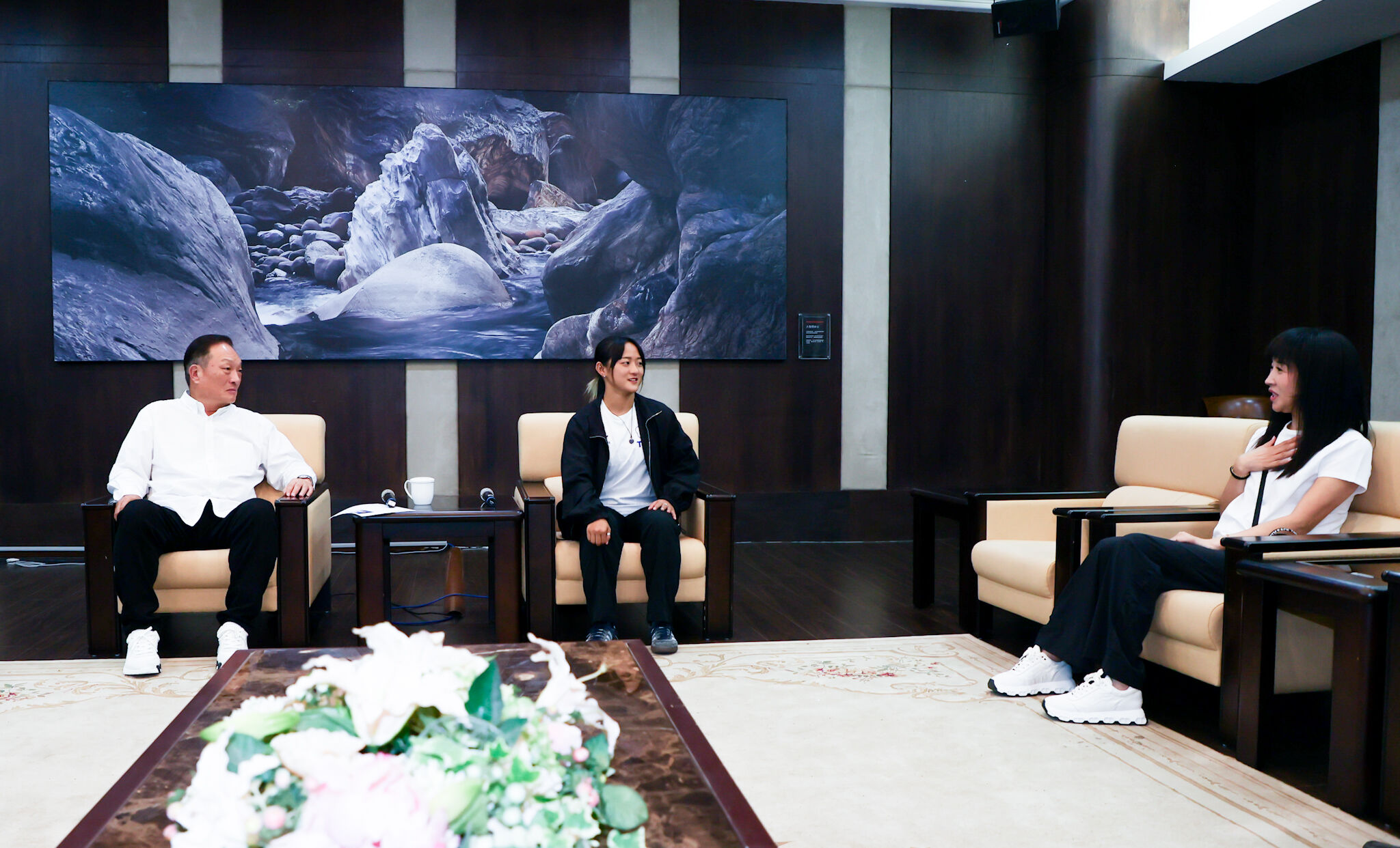 ▲▼ 總裁接見滑輪國手劉巧兮,王令麟     。(圖/記者徐文彬攝)