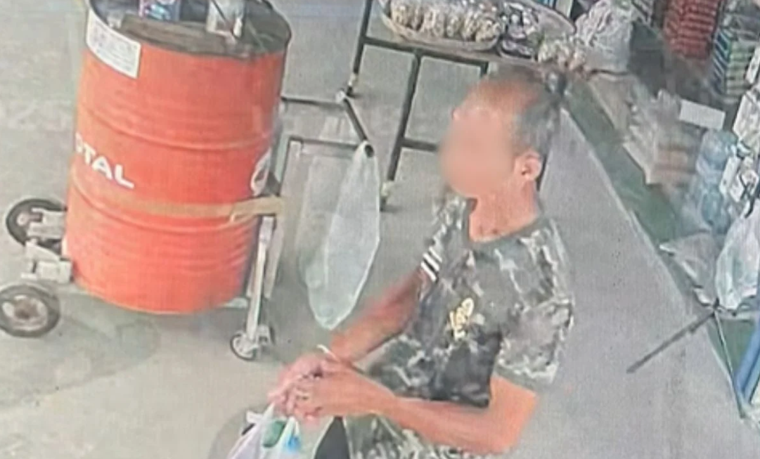 ▲▼泰男「左腳綁樹上」詭異陳屍農田!警堅稱是輕生 最後身影曝。(圖/翻攝自Facebook/แก้วทิพย์เขมมะศิหริรักษ์)