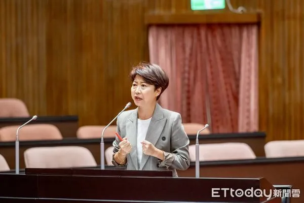▲立委陳亭妃在院會質詢時強調,台南電纜地下化不可因預算不足延宕。(記者林東良翻攝)