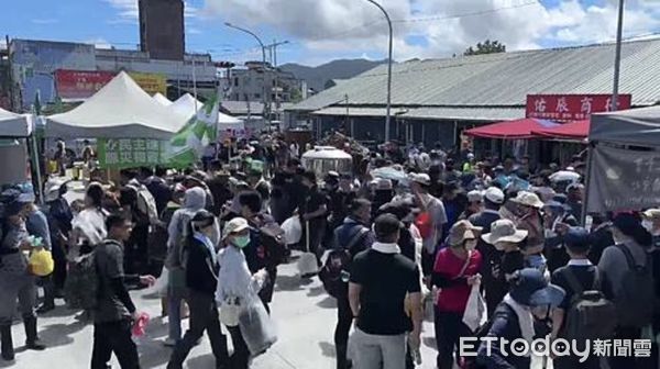 ▲▼ 中秋連假首日!破2萬「鏟子超人」犧牲假期湧光復救災 感人畫面曝。(圖/記者陳宏瑞攝)