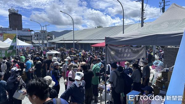 ▲▼ 中秋連假首日!破2萬「鏟子超人」犧牲假期湧光復救災 感人畫面曝。(圖/記者陳宏瑞攝)