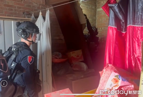 ▲桃園與苗栗警方荷槍實彈攻堅以王男為首販槍、毒集團。(圖/中壢警分局提供)