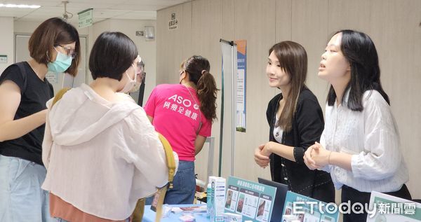 ▲奇美醫院4日舉辦「2025年傷口照護國際研討會」,邀集美國、新加坡與台灣專家共論下肢傷口照護。(記者林東良翻攝,下同)