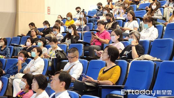 ▲奇美醫院4日舉辦「2025年傷口照護國際研討會」,邀集美國、新加坡與台灣專家共論下肢傷口照護。(記者林東良翻攝,下同)