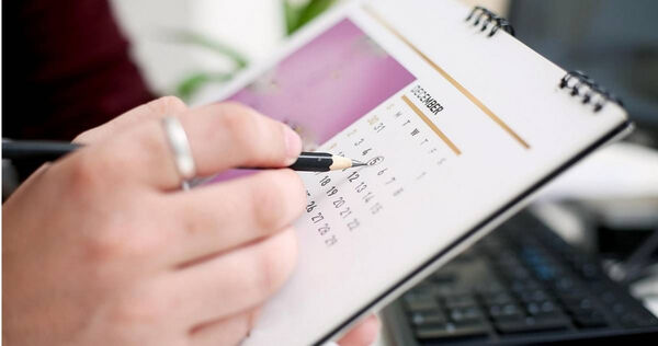 根據明(2026)年的行事曆,整年中不僅沒有補班補課,3天以上的連假更是高達9個,且大多數都是五、六、日的連假。(示意圖/翻攝pixabay)