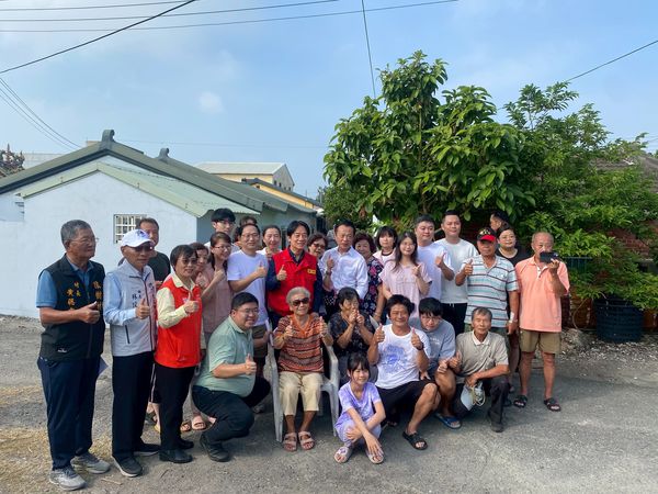 ▲▼總統賴清德今(5)日在內政部長劉世芳、嘉義縣長翁章梁等人的陪同下,關心嘉義縣東石鄉之丹娜絲風災災民,並視察受損民宅復原進度。(圖/內政部提供)