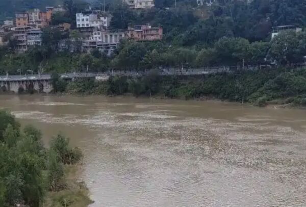 ▲▼陸新郎婚禮當天跳河!謠傳「女方臨時加彩禮」3人被罰。(圖/翻攝微博)