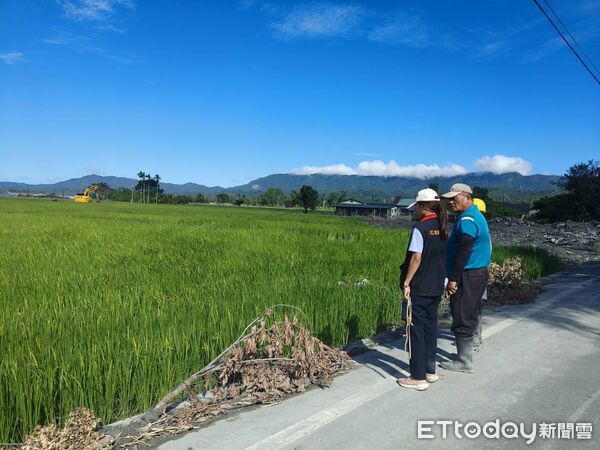 ▲▼光復鄉北富村部分農田因圾掩埋場垃圾堆積於農田,花蓮縣政府協同公所持續清理。(圖/花蓮縣政府提供,下同)