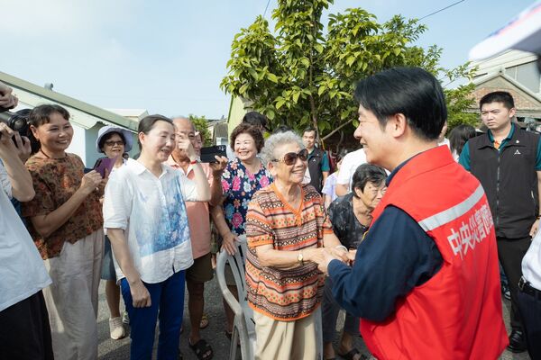 ▲▼▲總統賴清德在中秋連假的第二天一早,視察嘉義、台南的災後復原狀況,並督導房屋修繕的進度。(圖/總統府提供)