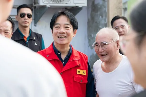 ▲▼▲總統賴清德在中秋連假的第二天一早,視察嘉義、台南的災後復原狀況,並督導房屋修繕的進度。(圖/總統府提供)