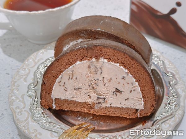 ▲▼COLD STONE推出「阿華田可可麥芽冰心捲」。(圖/記者蕭筠攝)